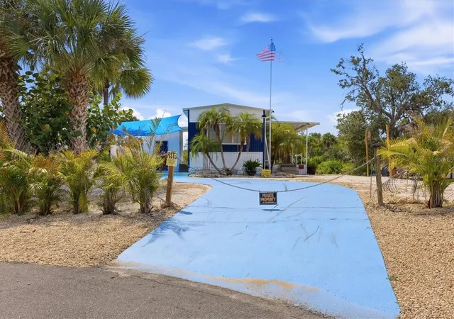 Photo 3 of Manufactured home for sale at 1128 Seahorse Ln, Englewood, FL 34224 | MLS# D6148874 | Listing updated on 2026-10-07