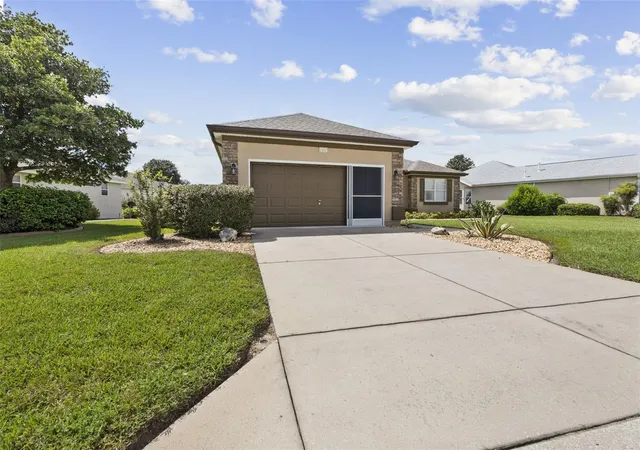 Photo 3 of Single family home for sale at 13182 Se 93rd Terrace Rd, Summerfield, FL 34491 | MLS# TB8551043 | Listing updated on 2026-09-25