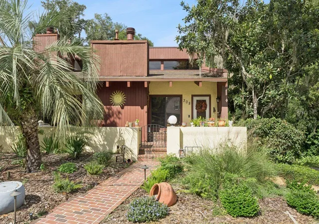 Photo 1 of Single family home for sale at 308 N Garfield Ave, Deland, FL 32724 | MLS# O6443807 | Listing updated on 2026-10-11
