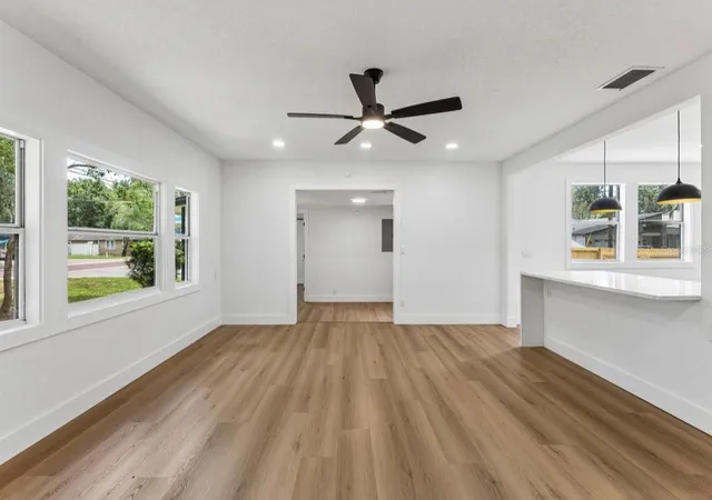Photo 2 of Single family home for sale at 1910 Curry Frd Rd, Orlando, FL 32806 | MLS# S5158069 | Listing updated on 2026-10-07