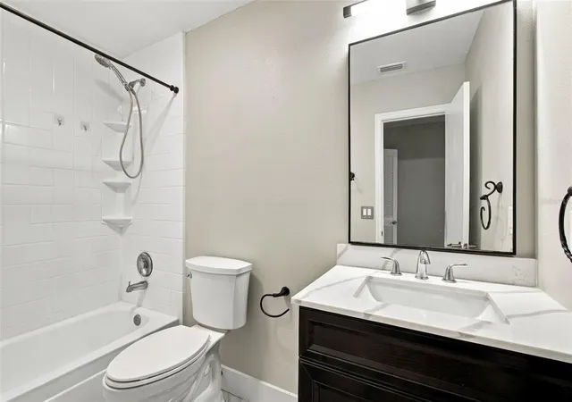 Photo 4 of Condo for sale at 3118 Valley Oaks Dr, Tampa, FL 33618 | MLS# TB8551048 | Listing updated on 2026-10-04