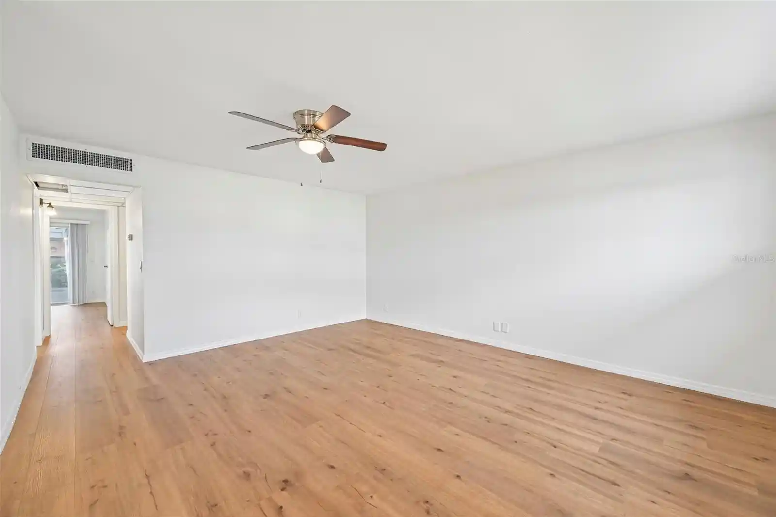 Listing Photo 2 - Condo for sale in 202 Bedford Trl located at 202 Bedford Trl, SUN CITY CENTER, FL 33573 - Unit #109