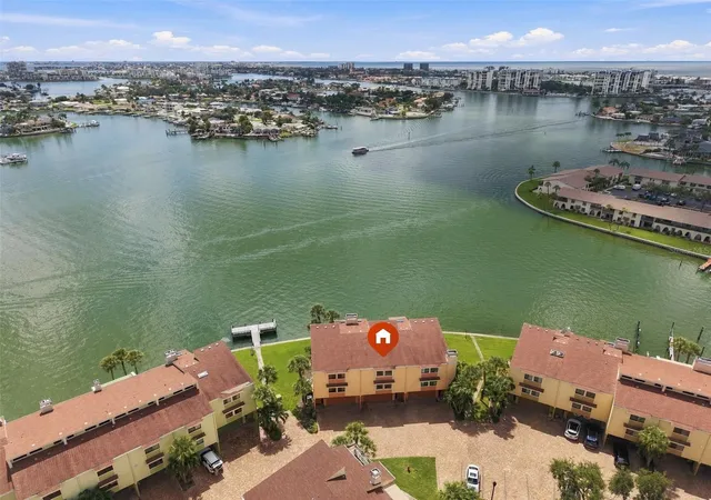 Townhouse for sale at 535 Hvn Point Dr, TREASURE ISLAND, FL 33706 | MLS# TB8551055