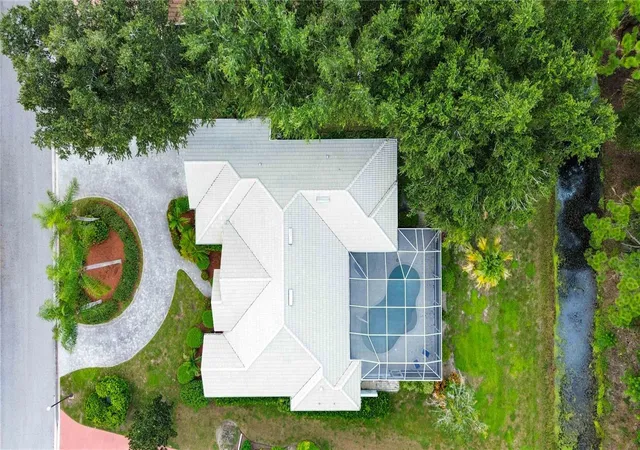 Photo 4 of Single family home for sale at 2046 Timucua Trl, Nokomis, FL 34275 | MLS# A4706952 | Listing updated on 2026-10-07