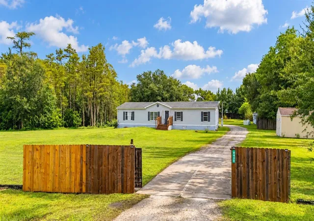 Photo 3 of Manufactured home for sale at 9445 Helena Dr, Saint Cloud, FL 34773 | MLS# S5158071 | Listing updated on 2026-10-06