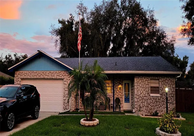 Photo 1 of Single family home for sale at 3833 Twilight Dr, Valrico, FL 33594 | MLS# TB8551057 | Listing updated on 2026-09-24