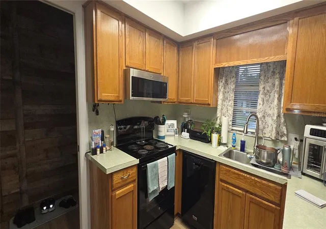Photo 2 of Single family home for sale at 3833 Twilight Dr, Valrico, FL 33594 | MLS# TB8551057 | Listing updated on 2026-09-24