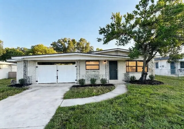 Single family home for sale at 2608 E Yukon Sts, TAMPA, FL 33604 | MLS# TB8551060