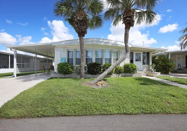 Photo 1 of Manufactured home for sale at 2100 Kings Hwy #213, Port Charlotte, FL 33980 | MLS# C7531044 | Listing updated on 2026-09-26