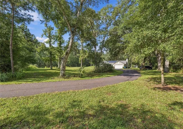 Photo 3 of Single family home for sale at 880 Emerson Rd, Brooksville, FL 34601 | MLS# W7889716 | Listing updated on 2026-10-01