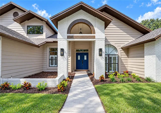 Photo 1 of Single family home for sale at 806 Sandringham Ln, Lutz, FL 33549 | MLS# TB8551065 | Listing updated on 2026-09-24