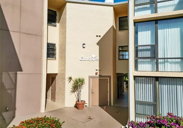 Photo 2 of Condo for sale at 618 Bird Bay Dr S #201, Venice, FL 34285 | MLS# A4706957 | Listing updated on 2026-09-22