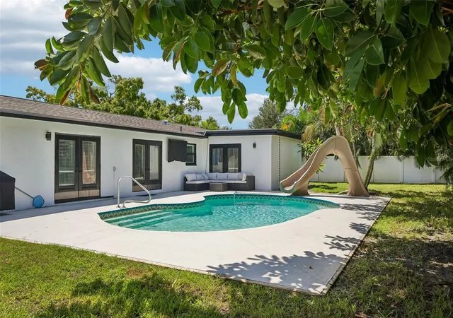 Photo 3 of Single family home for sale at 4600 Bayshore Blvd Ne, Saint Petersburg, FL 33703 | MLS# TB8551073 | Listing updated on 2026-10-12