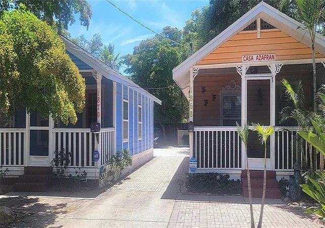 Photo 1 of Single family home for sale at 1868 Laurel St, Sarasota, FL 34236 | MLS# A4706958 | Listing updated on 2026-09-22