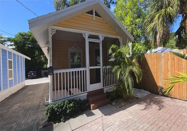 Photo 3 of Single family home for sale at 1868 Laurel St, Sarasota, FL 34236 | MLS# A4706958 | Listing updated on 2026-09-22