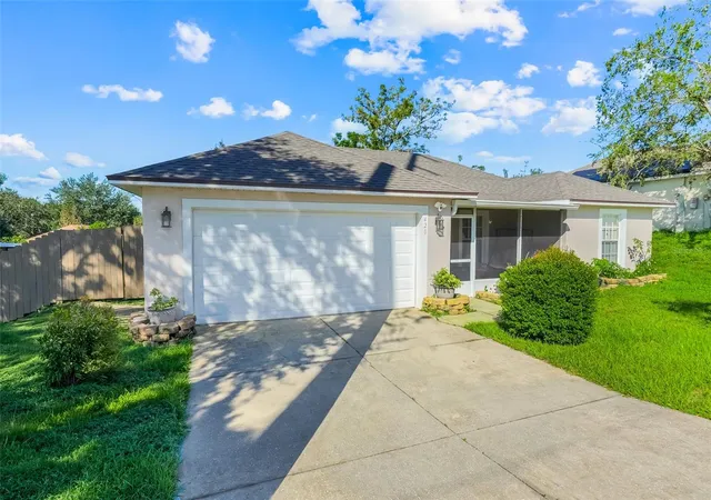 Photo 1 of Single family home for sale at 420 Bloxam Ave, Clermont, FL 34711 | MLS# O6443834 | Listing updated on 2026-10-19