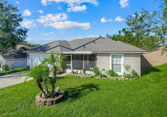 Photo 2 of Single family home for sale at 420 Bloxam Ave, Clermont, FL 34711 | MLS# O6443834 | Listing updated on 2026-10-19