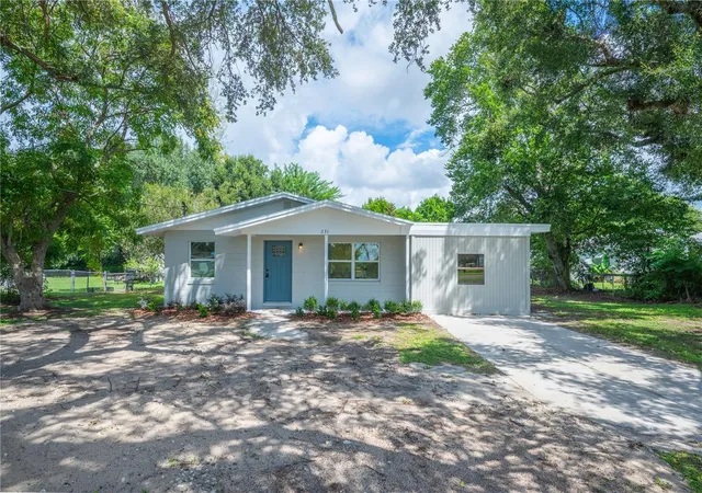 Photo 3 of Single family home for sale at 231 Willow St, Lake Wales, FL 33859 | MLS# L4965251 | Listing updated on 2026-09-25