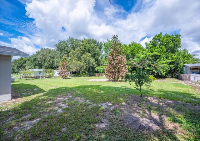Photo 3 of Single family home for sale at 231 Willow St, Lake Wales, FL 33859 | MLS# L4965251 | Listing updated on 2026-09-25