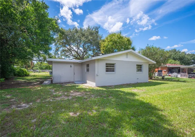 Photo 4 of Single family home for sale at 231 Willow St, Lake Wales, FL 33859 | MLS# L4965251 | Listing updated on 2026-09-25