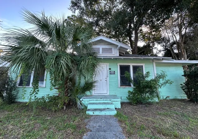 Photo 1 of Single family home for sale at 2320 5th Street S, Saint Petersburg, FL 33705 | MLS# TB8551079 | Listing updated on 2026-10-02