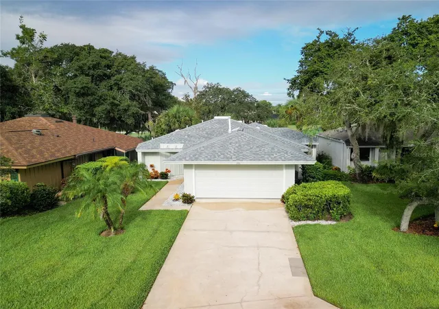 Photo 1 of Single family home for sale at 724 St Andrews Cir, New Smyrna Beach, FL 32168 | MLS# NS1089318 | Listing updated on 2026-09-27