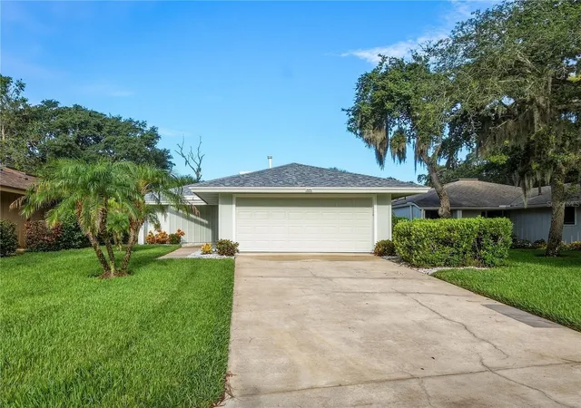 Photo 2 of Single family home for sale at 724 St Andrews Cir, New Smyrna Beach, FL 32168 | MLS# NS1089318 | Listing updated on 2026-09-27