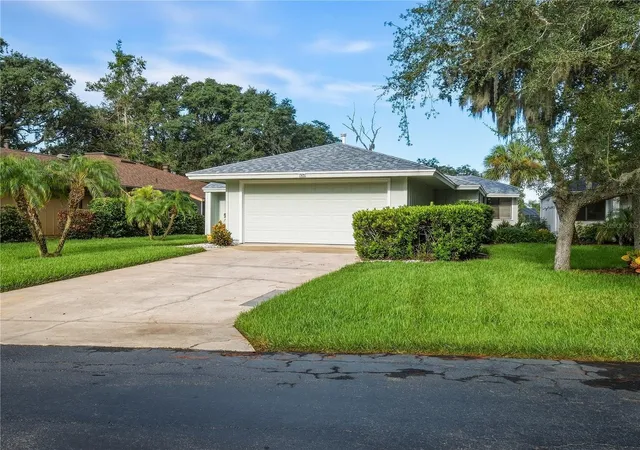 Photo 3 of Single family home for sale at 724 St Andrews Cir, New Smyrna Beach, FL 32168 | MLS# NS1089318 | Listing updated on 2026-09-27