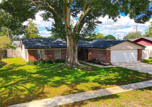 Photo 3 of Single family home for sale at 1815 Lowry Ave, Lakeland, FL 33801 | MLS# TB8551082 | Listing updated on 2026-10-01
