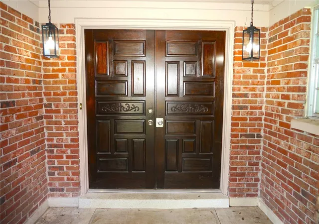 Photo 4 of Single family home for sale at 1815 Lowry Ave, Lakeland, FL 33801 | MLS# TB8551082 | Listing updated on 2026-10-01