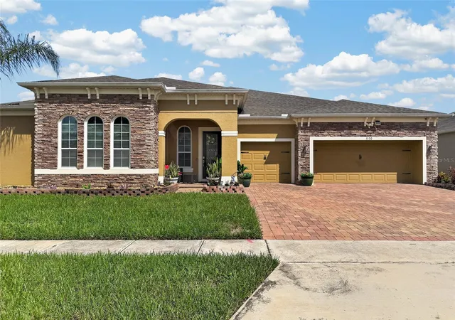 Photo 1 of Single family home for sale at 1530 Dusty Pine Dr, Apopka, FL 32703 | MLS# O6443850 | Listing updated on 2026-10-03