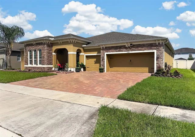Photo 2 of Single family home for sale at 1530 Dusty Pine Dr, Apopka, FL 32703 | MLS# O6443850 | Listing updated on 2026-10-03