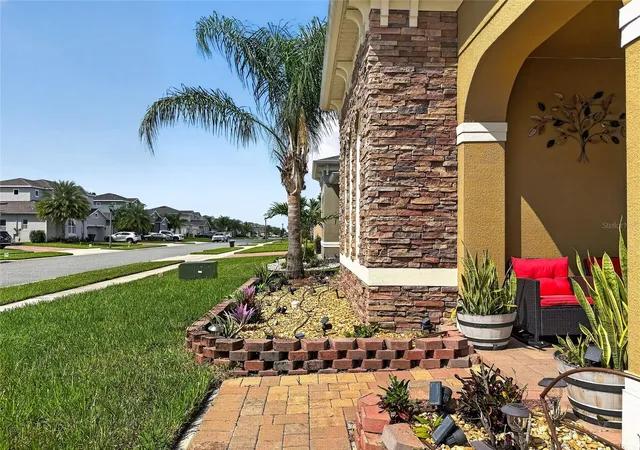 Photo 3 of Single family home for sale at 1530 Dusty Pine Dr, Apopka, FL 32703 | MLS# O6443850 | Listing updated on 2026-10-03