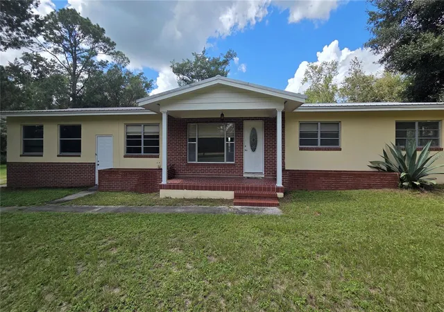 Single family home for sale at 509 N Court St, BRONSON, FL 32621 | MLS# GC543699