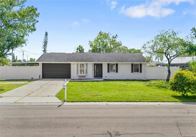 Photo 2 of Single family home for sale at 6321 Florida Cir W, Apollo Beach, FL 33572 | MLS# TB8551088 | Listing updated on 2026-10-08