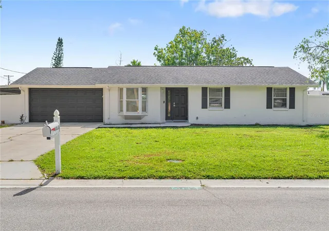 Photo 3 of Single family home for sale at 6321 Florida Cir W, Apollo Beach, FL 33572 | MLS# TB8551088 | Listing updated on 2026-10-08