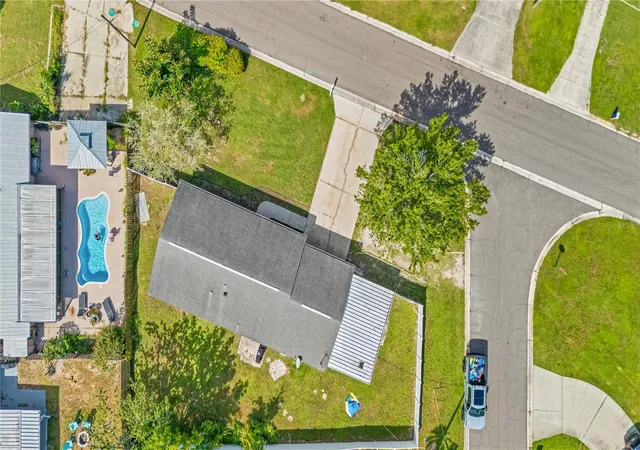 Photo 4 of Single family home for sale at 6321 Florida Cir W, Apollo Beach, FL 33572 | MLS# TB8551088 | Listing updated on 2026-10-08