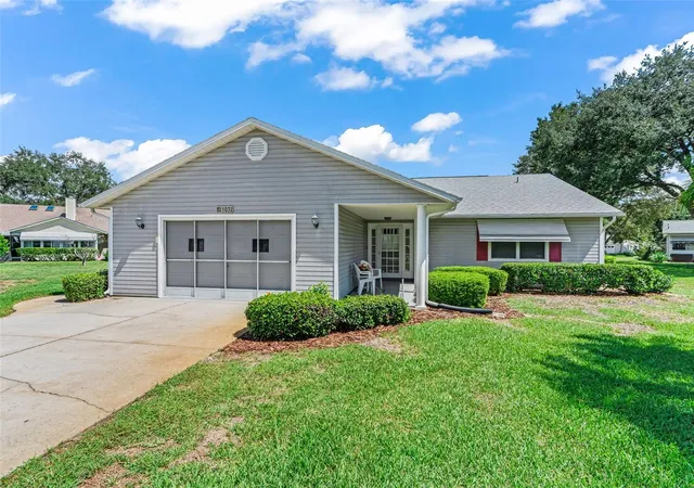 Photo 3 of Single family home for sale at 1032 Scotch Pine Ct, Leesburg, FL 34788 | MLS# G5118127 | Listing updated on 2026-09-24