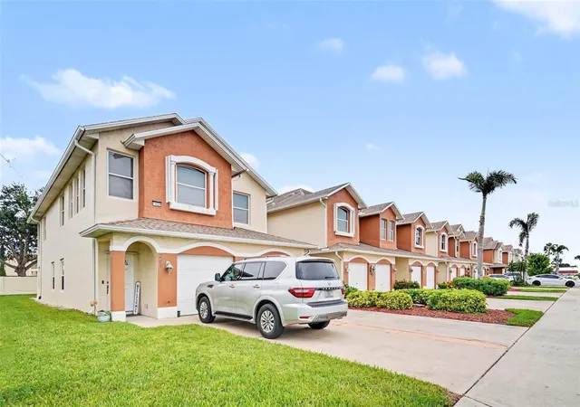 Photo 3 of Condo for sale at 1020 Venetian Dr #102, Melbourne, FL 32904 | MLS# O6443861 | Listing updated on 2026-09-24