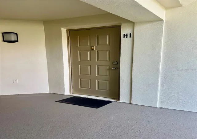 Photo 3 of Condo for sale at 3161 Lake Pine Way S #H1, Tarpon Springs, FL 34688 | MLS# TB8551098 | Listing updated on 2026-09-28