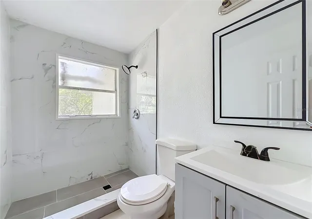 Photo 2 of Single family home for sale at 4273 Katanga Dr N, Jacksonville, FL 32209 | MLS# V4951425 | Listing updated on 2026-09-24