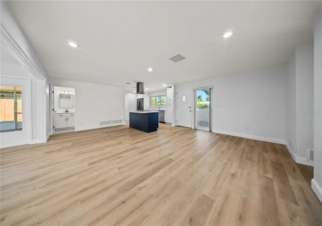 Photo 3 of Single family home for sale at 1711 Patlin Cir S, Largo, FL 33770 | MLS# TB8551101 | Listing updated on 2026-09-27