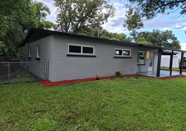 Photo 2 of Single family home for sale at 1810 E Carol Dr, Plant City, FL 33563 | MLS# O6443864 | Listing updated on 2026-09-23