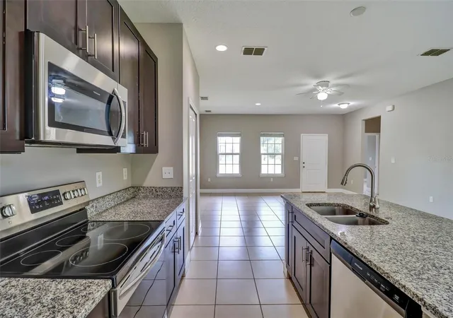 Photo 4 of Single family home for sale at 528 Finch Ln, Kissimmee, FL 34759 | MLS# O6443867 | Listing updated on 2026-10-08