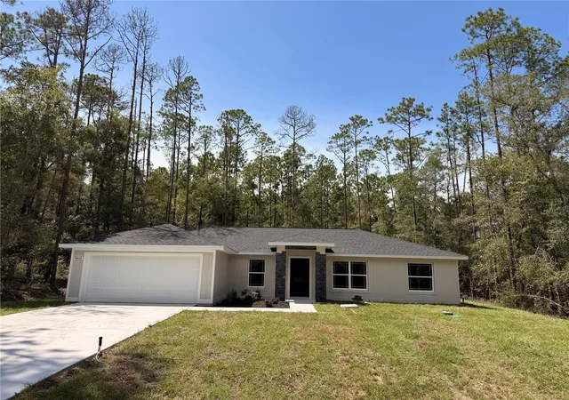 Single family home for sale at 9818 N Pewter Ave, Dunnellon, FL 34434 | MLS# OM732705