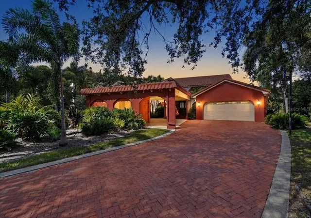 Photo 1 of Single family home for sale at 2278 Kings Point Dr, Largo, FL 33774 | MLS# TB8551113 | Listing updated on 2026-10-27