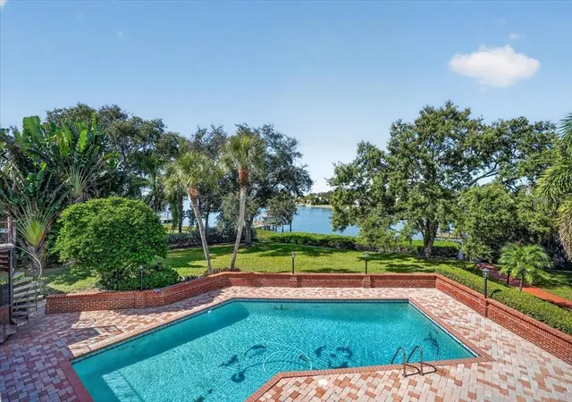 Photo 3 of Single family home for sale at 2278 Kings Point Dr, Largo, FL 33774 | MLS# TB8551113 | Listing updated on 2026-10-27