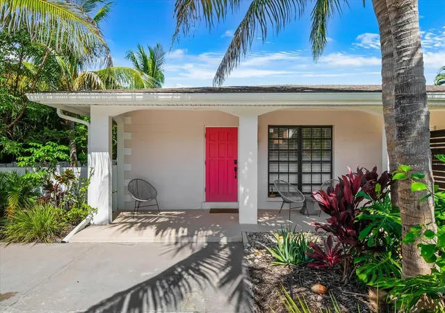 Photo 2 of Single family home for sale at 400 75th Street, Holmes Beach, FL 34217 | MLS# A4706976 | Listing updated on 2026-10-08