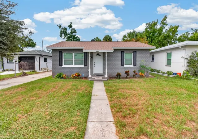 Photo 1 of Single family home for sale at 2452 17th Avenue S, Saint Petersburg, FL 33712 | MLS# TB8551118 | Listing updated on 2026-10-22