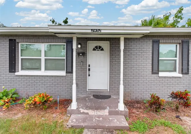 Photo 3 of Single family home for sale at 2452 17th Avenue S, Saint Petersburg, FL 33712 | MLS# TB8551118 | Listing updated on 2026-10-22